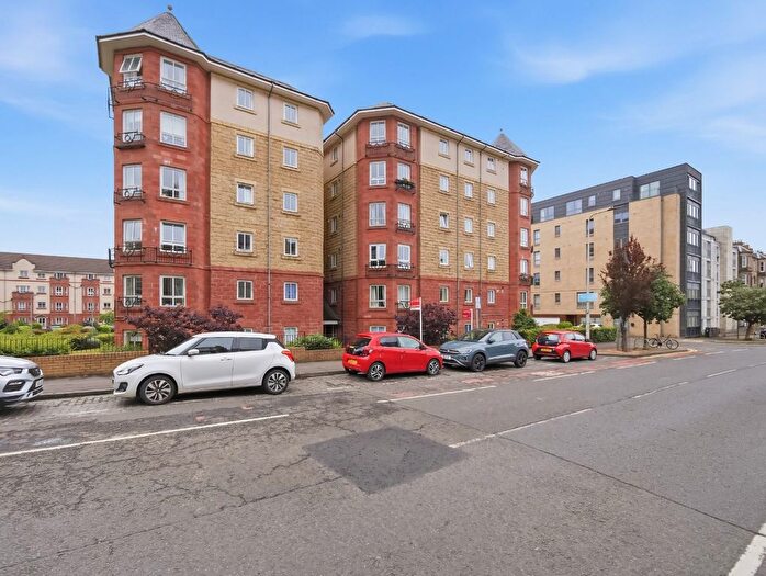 2 Bedroom Flat For Sale In / Mcdonald Road, Edinburgh, EH7