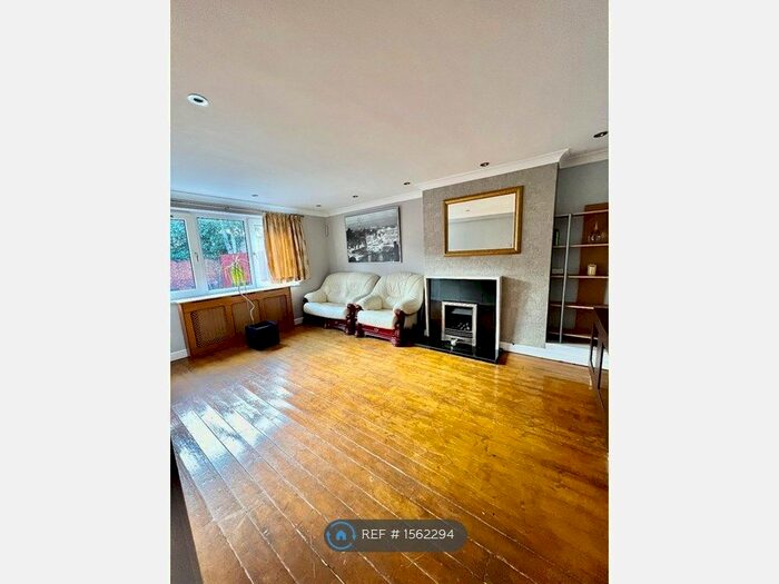 4 Bedroom Terraced House To Rent In Horndean Close, London, SW15