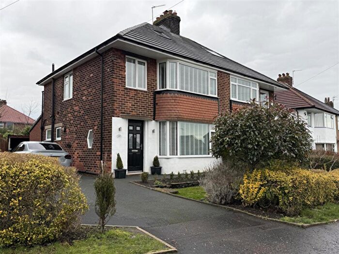 4 Bedroom Semi Detached House To Rent In Green Park Road, Halifax, HX3