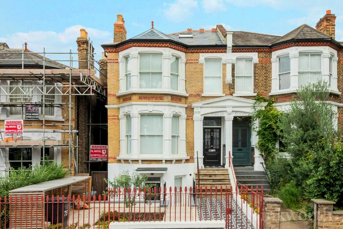 3 Bedroom Flat To Rent In Pepys Road, London, SE14