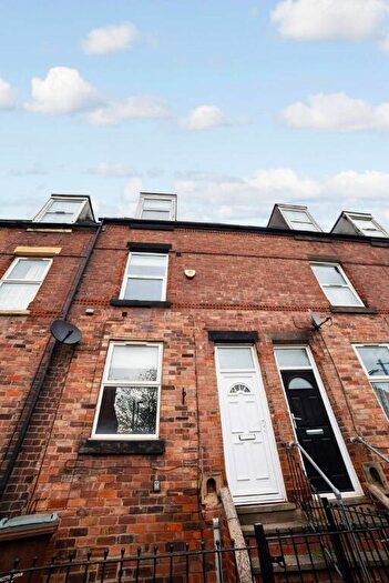 2 Bedroom Terraced House To Rent In Shipstone Street, Nottingham, Nottinghamshire, NG7