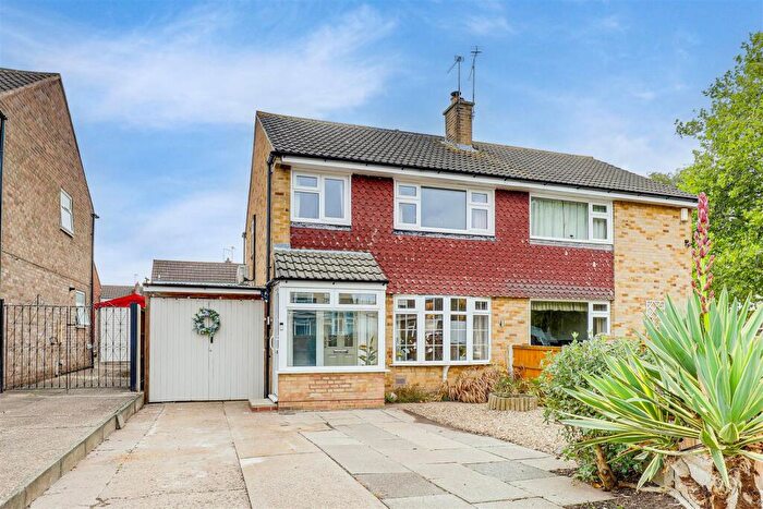 3 Bedroom Semi-Detached House For Sale In Davidson Close, Arnold, Nottinghamshire, NG5