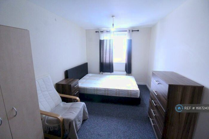 2 Bedroom Flat To Rent In Centreway Apartments, Ilford, IG1