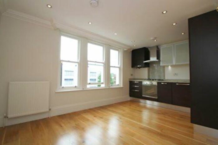 2 Bedroom Flat To Rent In Holloway Road, Upper Holloway, N7