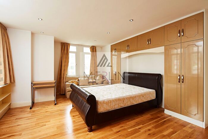 3 Bedroom Flat To Rent In Finchley Road, London, NW3