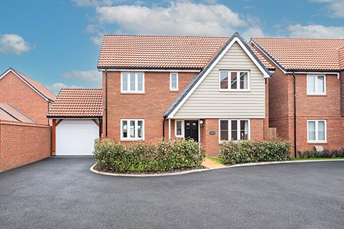 4 Bedroom Detached House For Sale In Stoke Mandeville, HP22