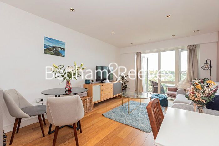 1 Bedroom Flat To Rent In Longfield Avenue, Ealing, W5