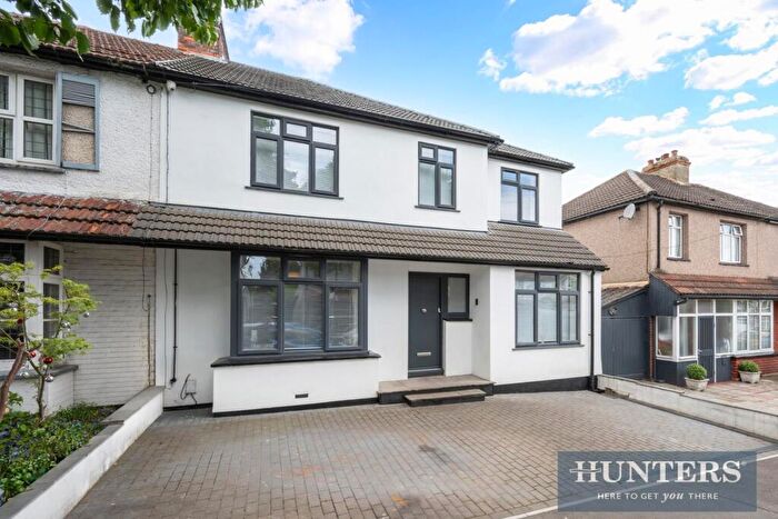 5 Bedroom Semi-Detached House For Sale In Lavender Avenue, Worcester Park, KT4