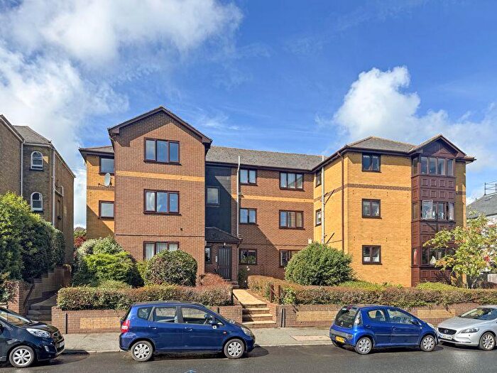 2 Bedroom Flat To Rent In Cowes, PO31