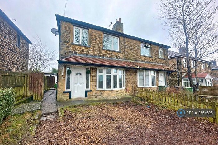 3 Bedroom Semi Detached House To Rent In Tyersal Terrace, Bradford, BD4