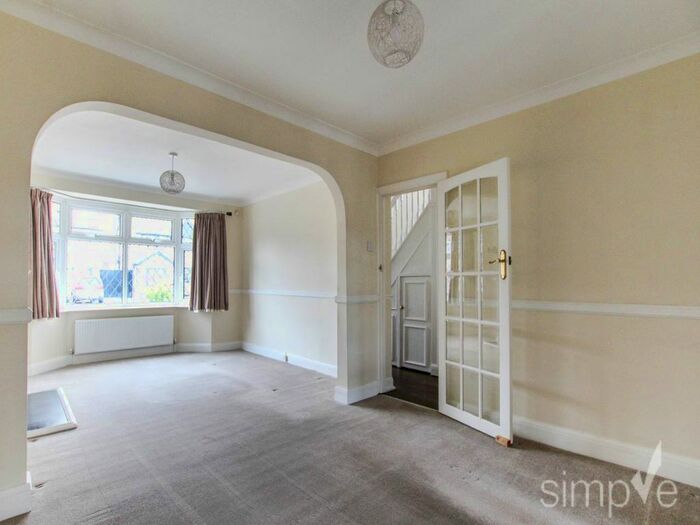 3 Bedroom Property To Rent In Colbrook Avenue, Hayes, Middlesex, UB3