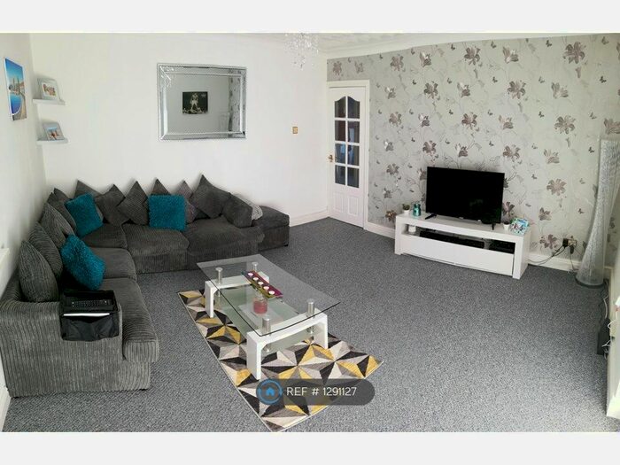 2 Bedroom Flat To Rent In Greenland Crescent, Cardiff CF5