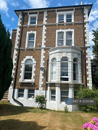 4 Bedroom Flat To Rent In Surbiton Hill Park, Surbiton, KT5