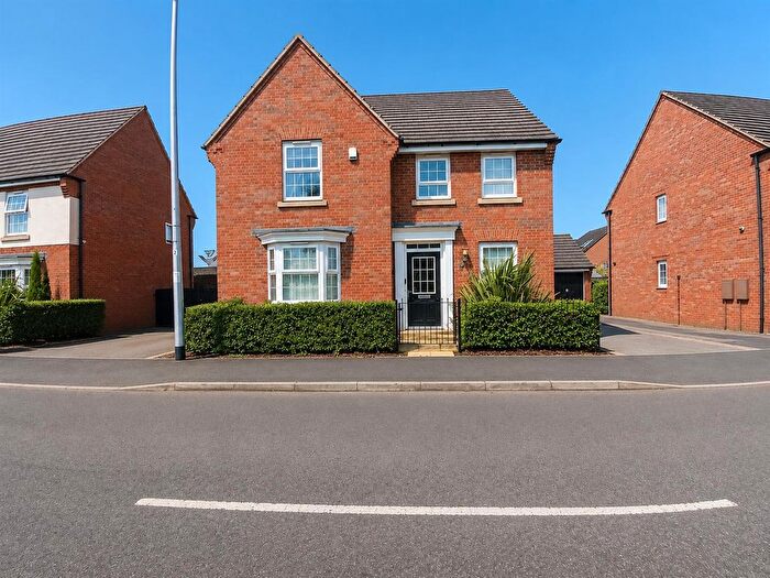 4 Bedroom Detached House For Sale In Woolpack Drive, Nuneaton, CV11