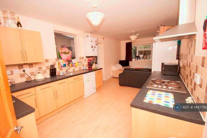 6 Bedroom Terraced House To Rent In Ordnance Road, Southampton, SO15