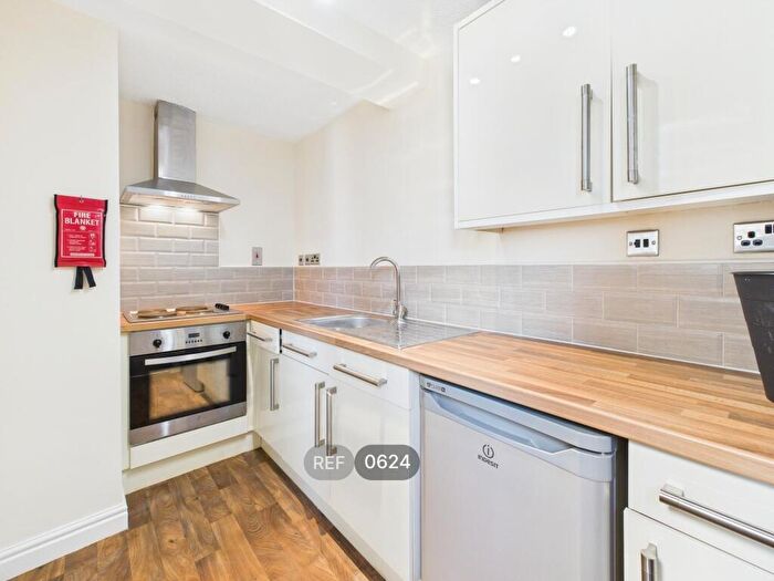 1 Bedroom Apartment To Rent In Anchor Court, Anlaby Road, HU3