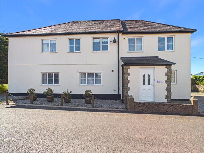 3 Bedroom Link Detached House For Sale In Coads Green, Launceston, Cornwall, PL15