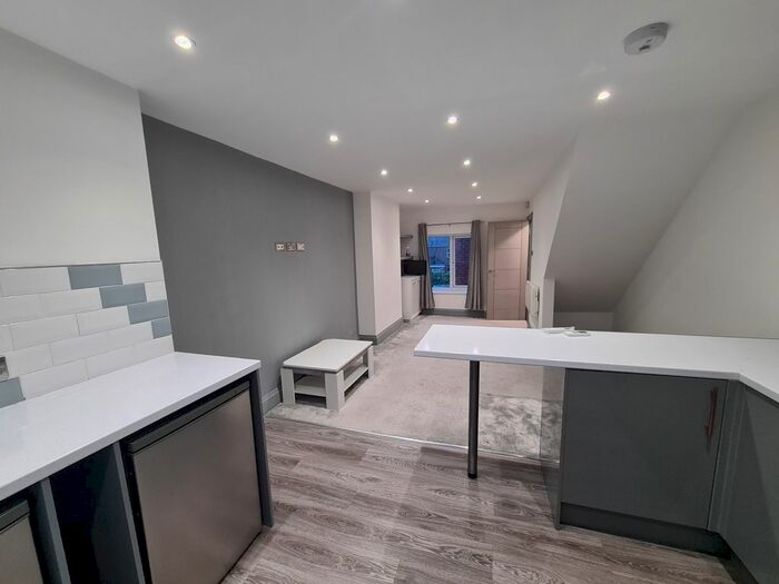 2 Bedroom Flat To Rent In Blaby Road, Wigston, LE18