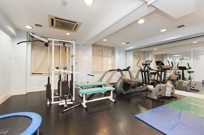 3 Bedroom Flat To Rent In Russell Square, London, WC1B
