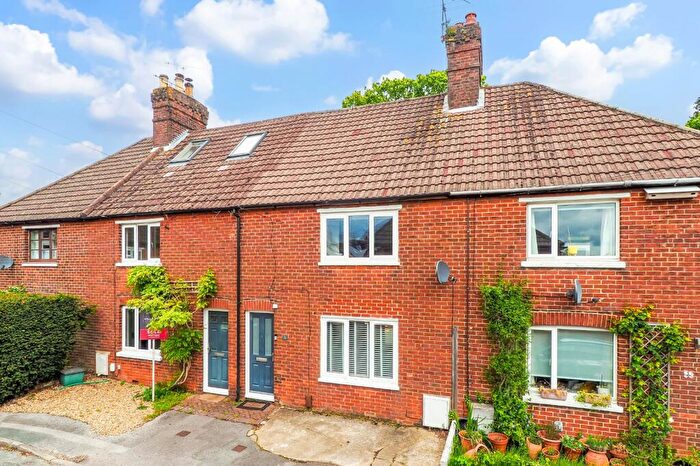 3 Bedroom Terraced House For Sale In Penns Road, Petersfield, Hampshire, GU32