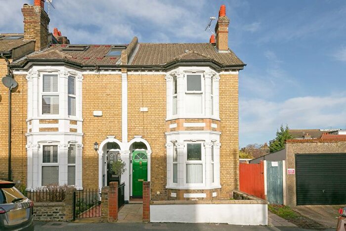 3 Bedroom End Terrace House For Sale In Churchill Road, South Croydon, CR2