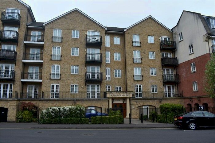 3 Bedroom Flat To Rent In Riverside House, Fobney Street, Reading, RG1