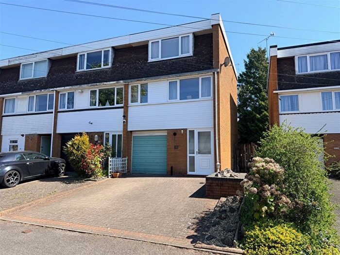 3 Bedroom End Of Terrace House For Sale In Swincross Road, Oldswinford, DY8