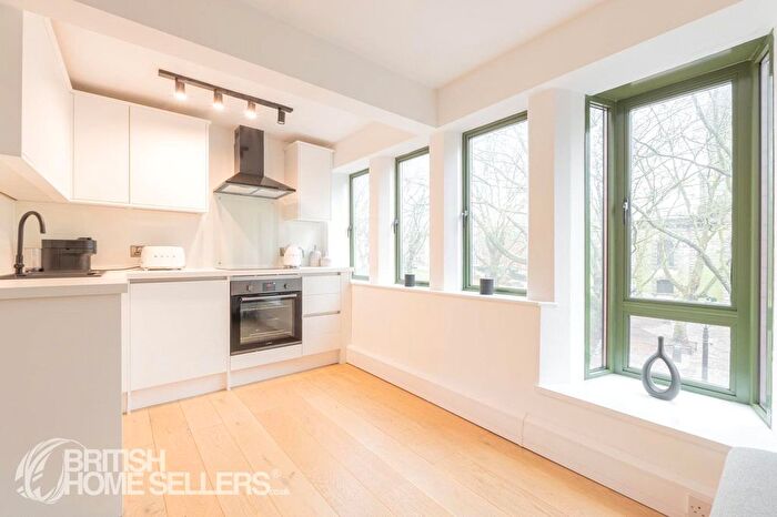 1 Bedroom Flat For Sale In St. Pauls Square, Birmingham, West Midlands, B3