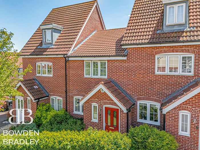 2 Bedroom Terraced House To Rent In Five Oaks Lane, Chigwell, IG7