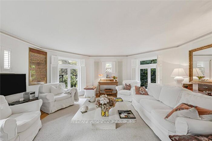 3 Bedroom Apartment To Rent In Fitzjohns Avenue, London, NW3