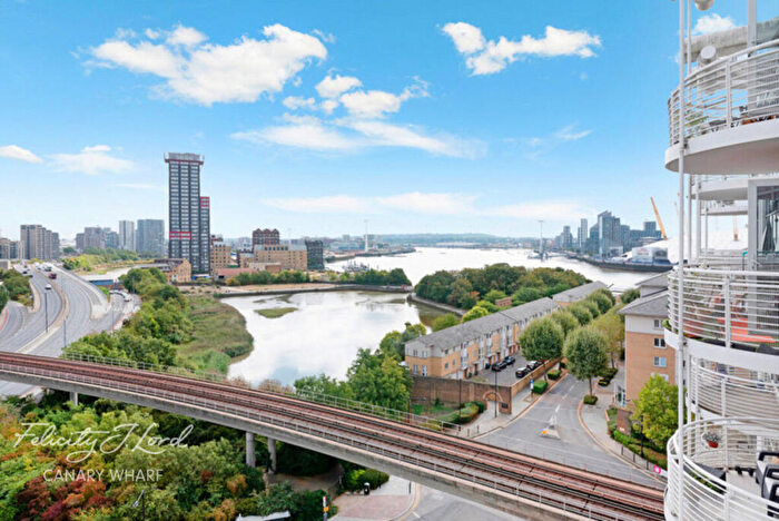 2 Bedroom Apartment For Sale In Switch House, Blackwall Way, London, E14