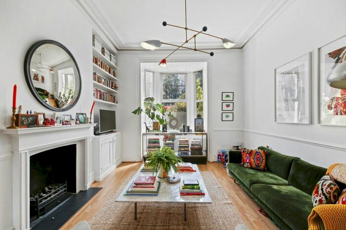 3 Bedroom Maisonette To Rent In Redcliffe Gardens, London, SW10