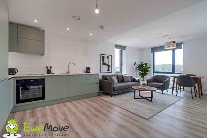 2 Bedroom Apartment To Rent In Flat Chevette Court, Kimpton Road, Luton, LU2