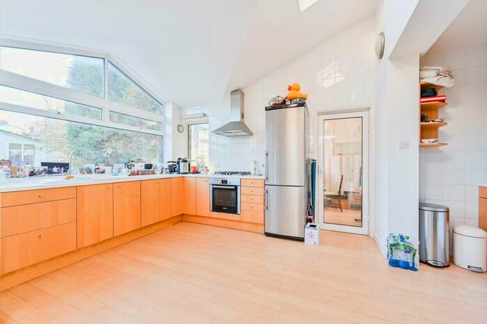 4 Bedroom Semi-Detached House To Rent In Elm Close, North Harrow, Harrow, HA2