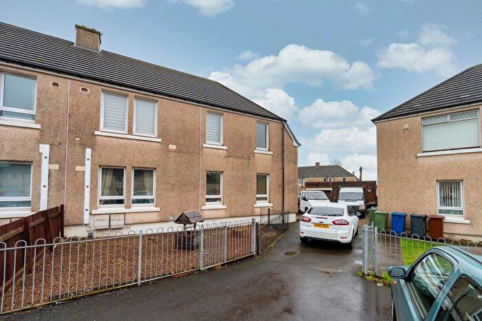 3 Bedroom Flat To Rent In Cartside Avenue, Johnstone, Renfrewshire, PA5