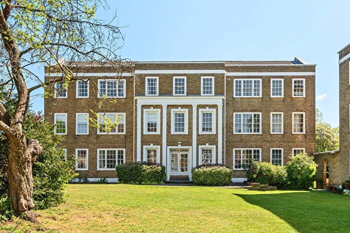 2 Bedroom Flat For Sale In Parkside, Vanbrugh Fields, London, SE3