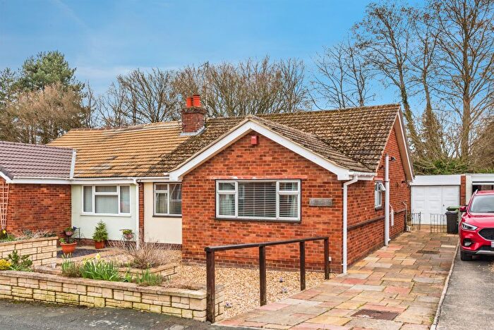 3 Bedroom Semi Detached Bungalow For Sale In Kennet Avenue, Swindon, SN25