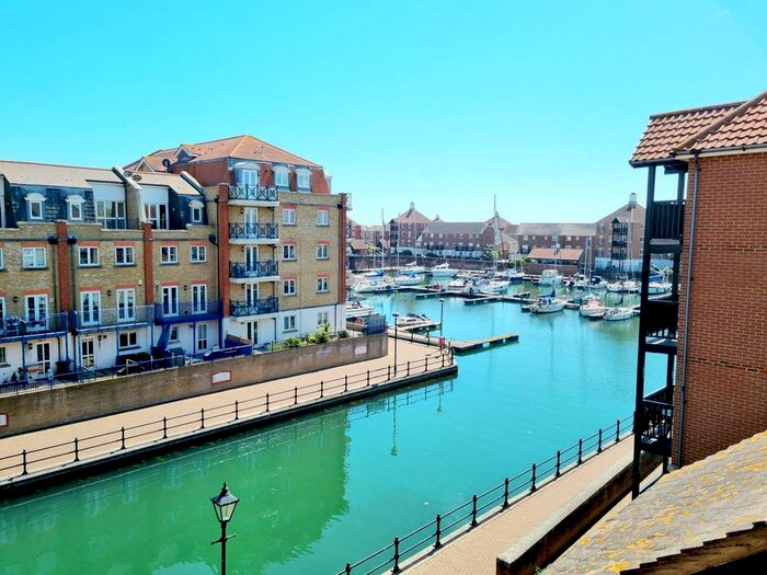 2 Bedroom Flat To Rent In Havana Court, Eastbourne, BN23