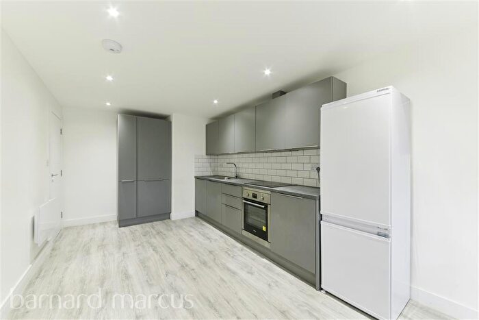 2 Bedroom Apartment To Rent In Spencer Road, East Molesey, KT8