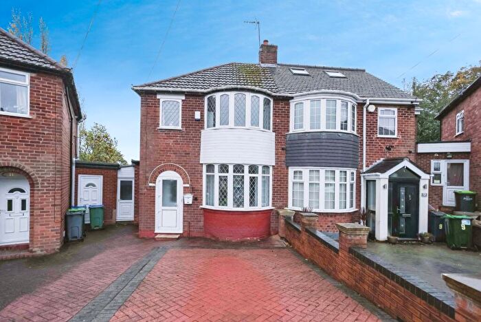 3 Bedroom Semi Detached House For Sale In Hesket Avenue, Oldbury, West Midlands, B68
