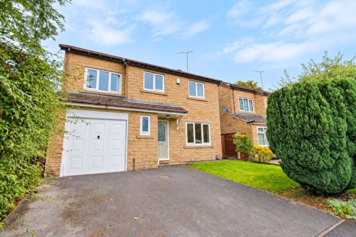 4 Bedroom Property To Rent In Greencroft Way, Smallbridge, OL16
