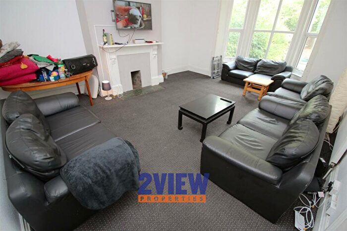 10 Bedroom House To Rent In Moorland Road, Hyde Park, Leeds, LS6