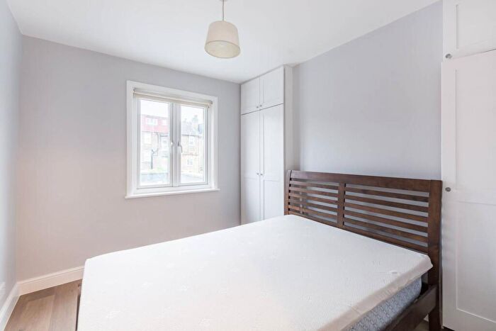 2 Bedroom Flat To Rent In Maygrove Road, West Hampstead, London, NW6