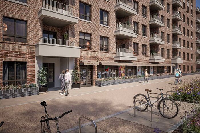 2 Bedroom Flat For Sale In North Gate Park, Harringay, London, N15