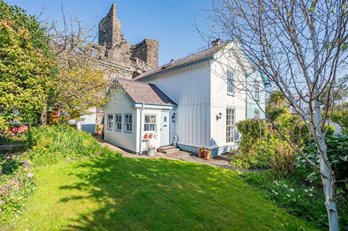 2 Bedroom Semi-Detached House For Sale In Uppergate Street, Conwy, LL32
