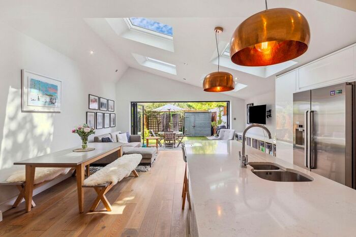 4 Bedroom End Of Terrace House To Rent In Lavenham Road, London, SW18