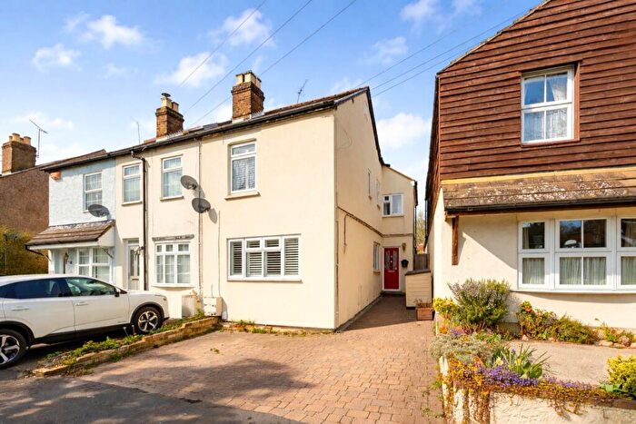 4 Bedroom End Of Terrace House For Sale In Hertford Heath - Bedroom House With Detached One Bed Annexe, SG13