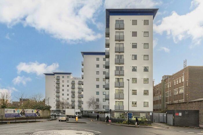 2 Bedroom Flat To Rent In Prince Regent Road, Hounslow, TW3