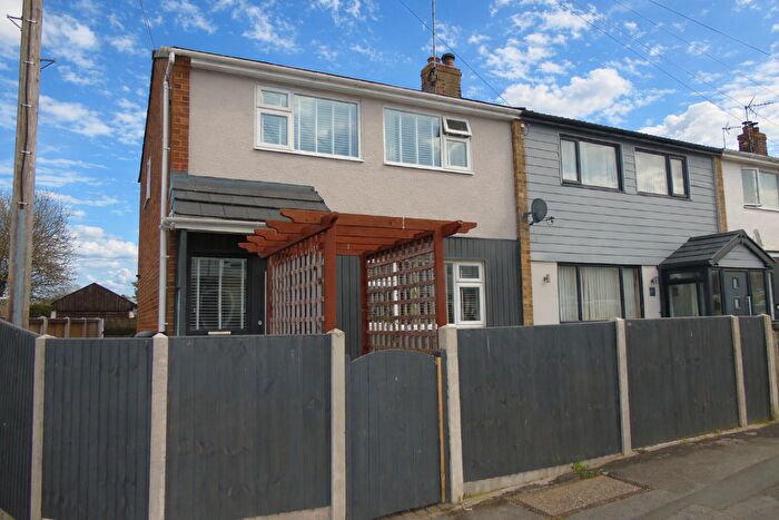 3 Bedroom End Of Terrace House For Sale In Stanley Avenue, Hornsea, East Riding Of Yorkshire, HU18