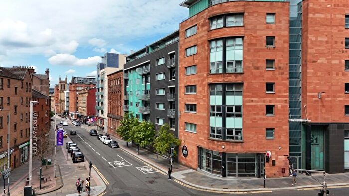 2 Bedroom Flat To Rent In High Street, City Centre, Glasgow, G1